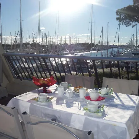 Apartment Les Jardins Du Port-8 By Interhome *
